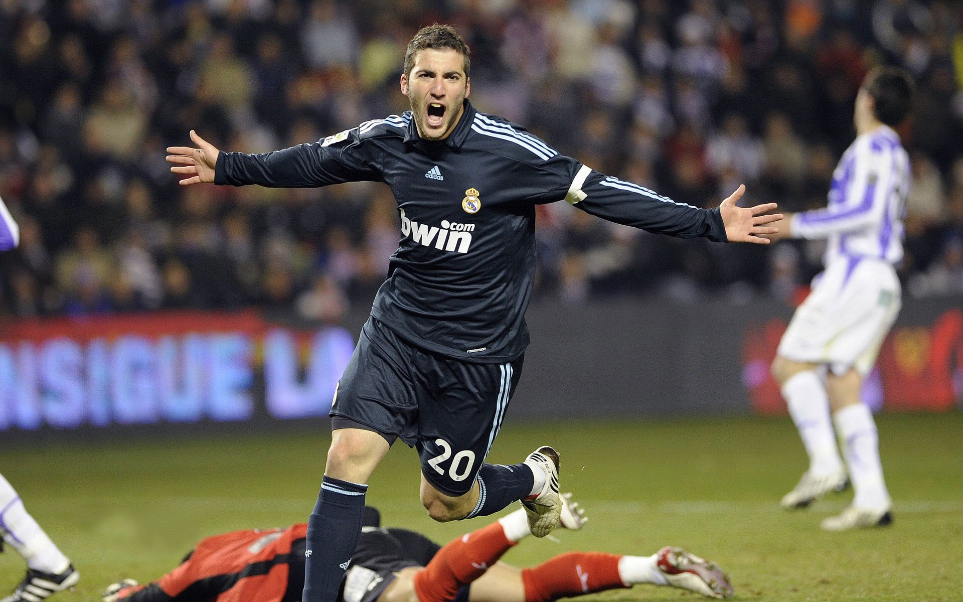 世界杯精彩瞬间：永恒经典，感动全场！，世界杯精彩过人